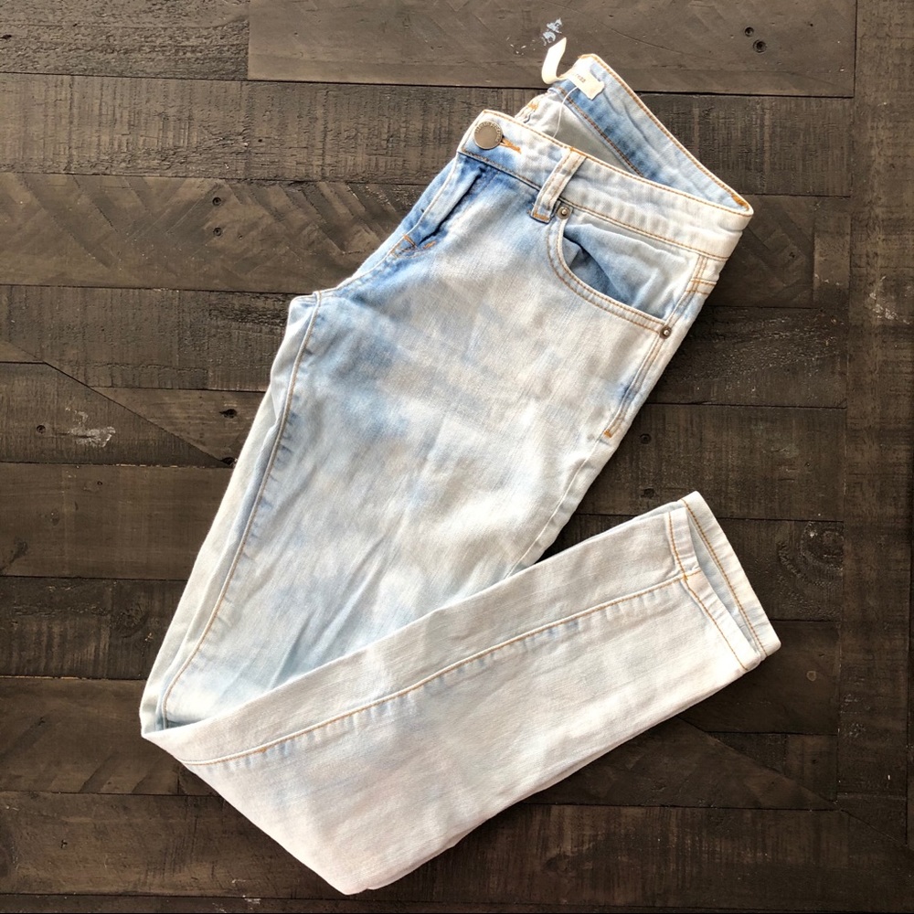 🚫SOLD — Life in Progress acid wash jeans 25